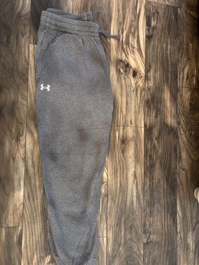 Men. Under Armour Gray' Jogger Sweatpants - Pullover Style. Size XL
